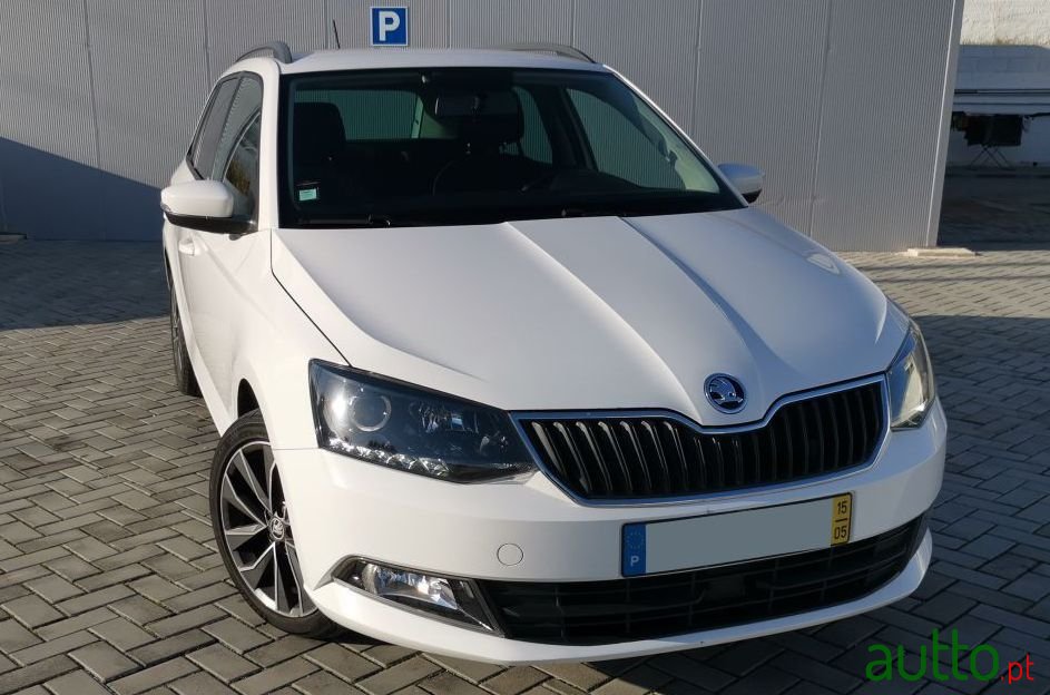 2015' Skoda Fabia Break photo #1