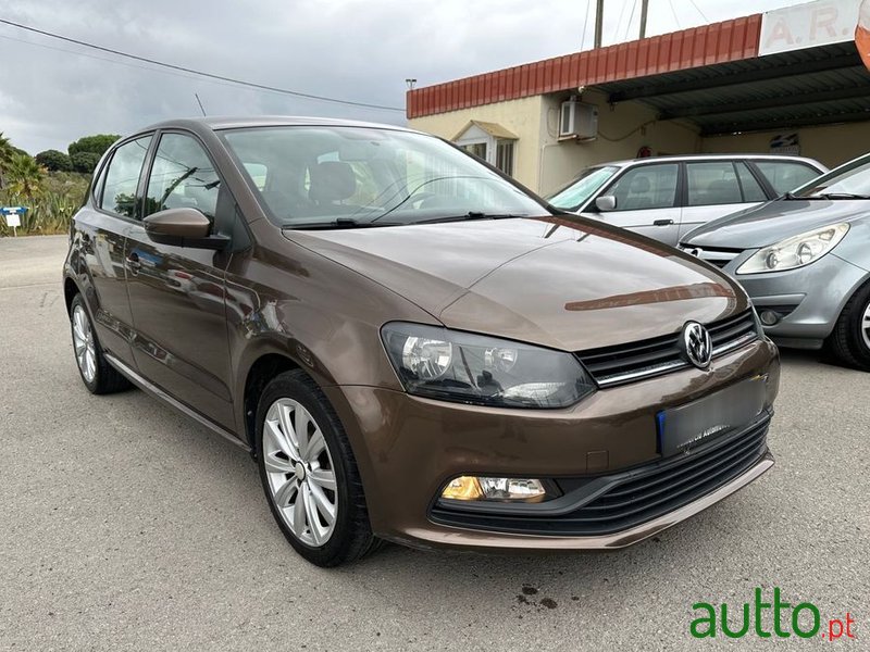 2015' Volkswagen Polo photo #3