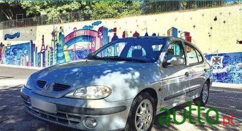 2001' Renault Megane Classic photo #1