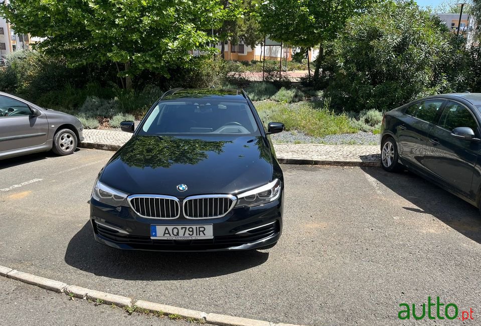 2017' BMW 520 photo #2