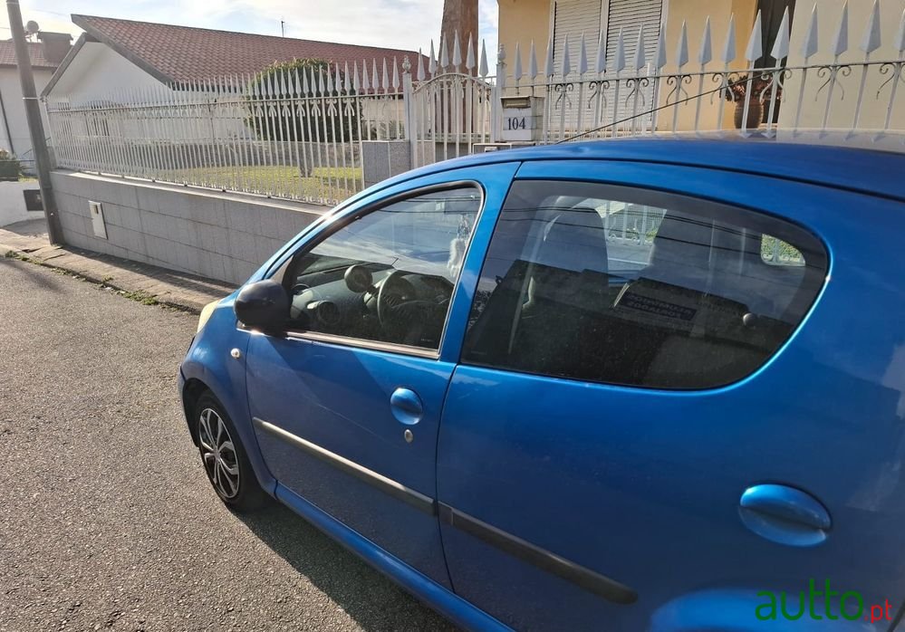 2010' Peugeot 107 1.0 Trendy photo #2