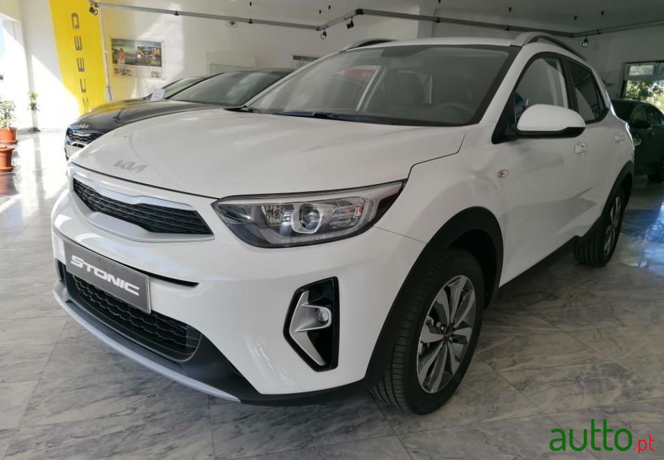 2021' Kia Stonic photo #2