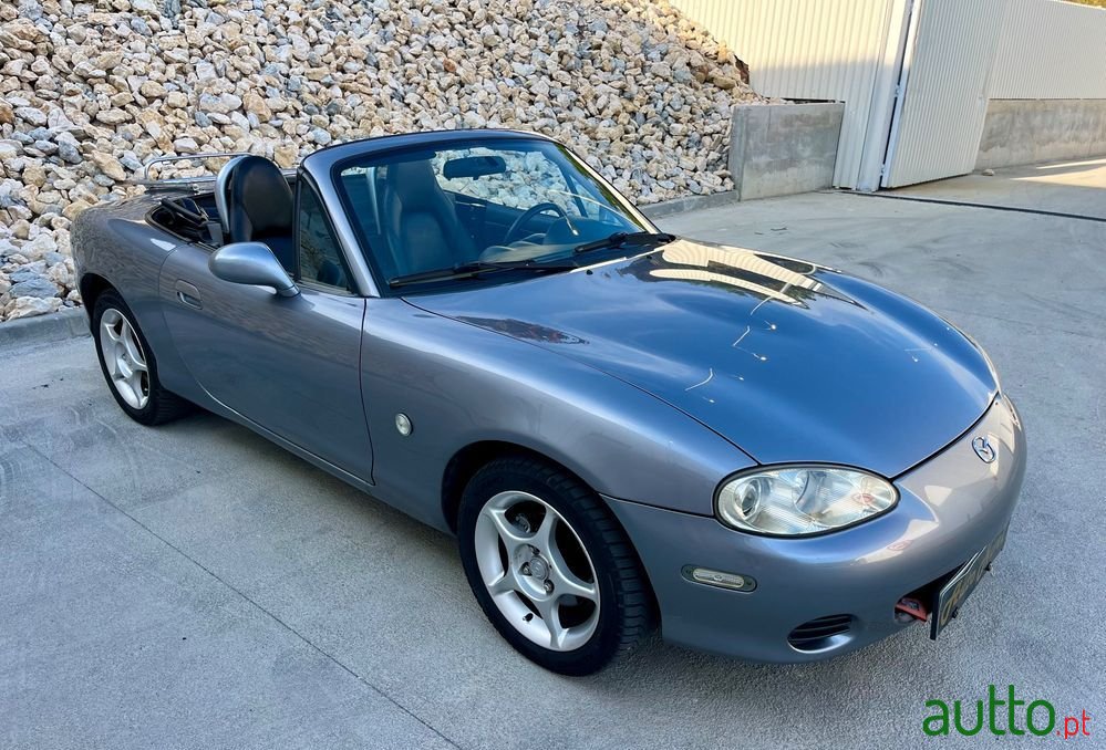 2002' Mazda MX-5 photo #2