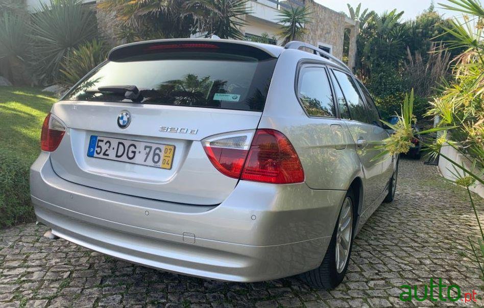 2007' BMW 320 D Touring photo #1