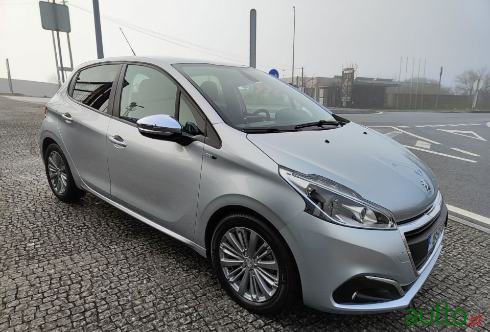 2016' Peugeot 208 photo #2