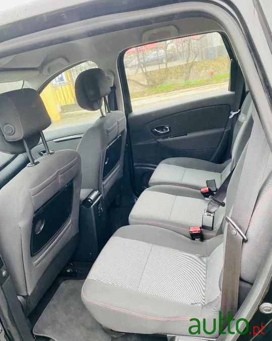 2013' Renault Grand Scenic photo #6