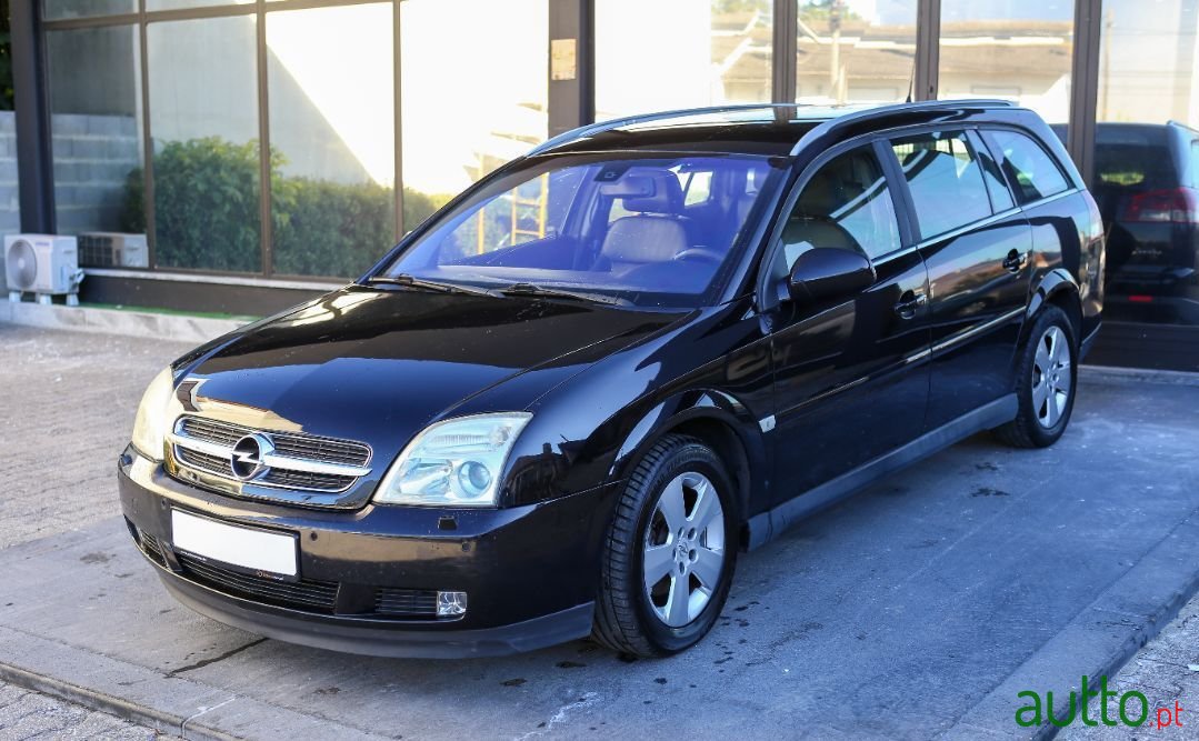 2004' Opel Vectra Caravan photo #1