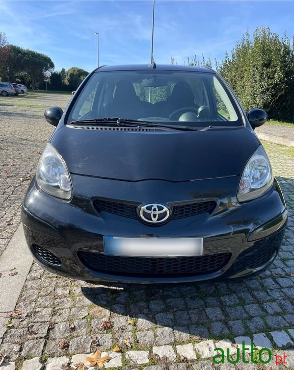 2010' Toyota Aygo photo #2