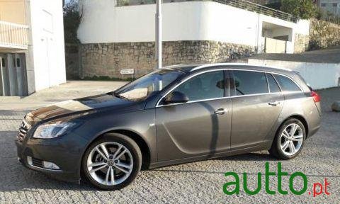 2011' Opel Insignia Sport Tourer photo #2