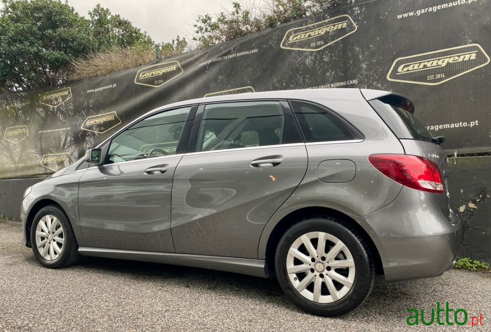 2016' Mercedes-Benz B-180 photo #3