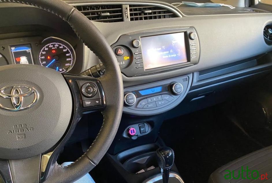 2019' Toyota Yaris photo #1