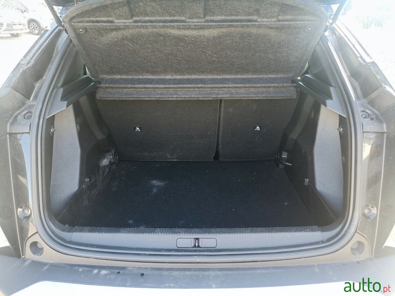 2022' Peugeot 2008 photo #5