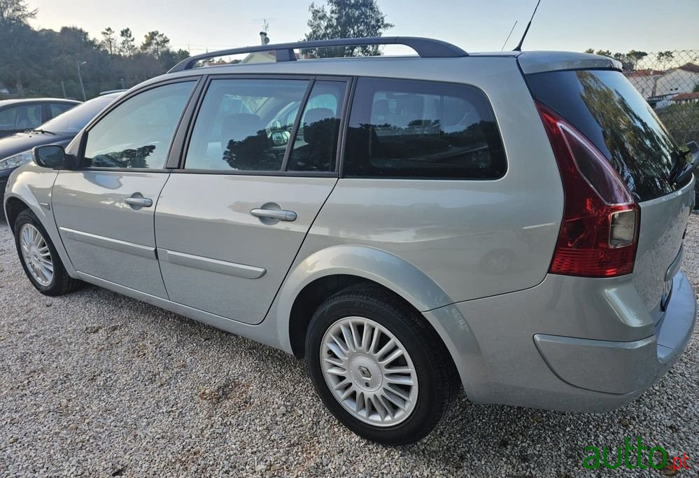 2004' Renault Megane Break photo #2