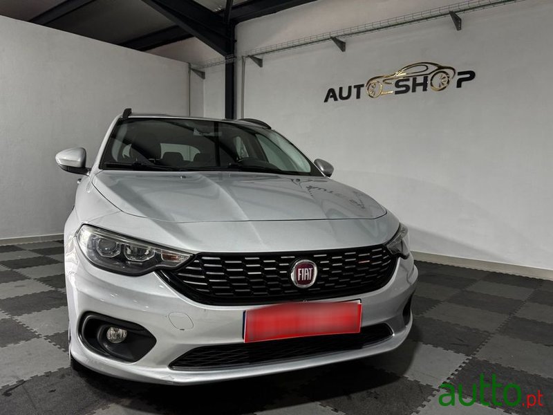 2016' Fiat Tipo Station Wagon photo #2