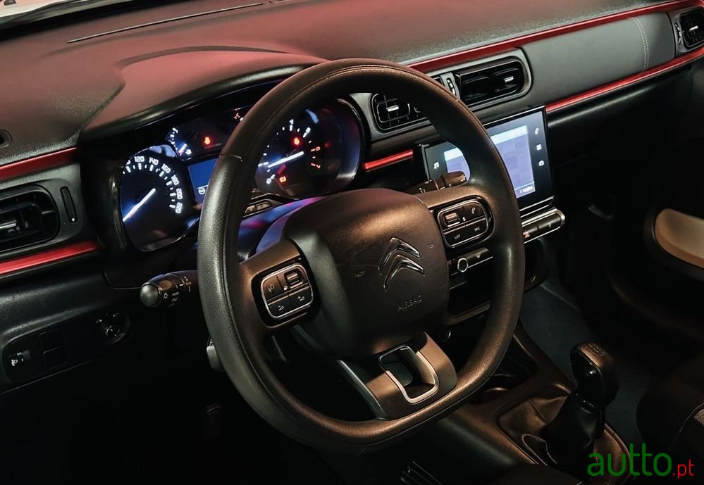 2021' Citroen C3 1.2 Puretech Shine photo #5