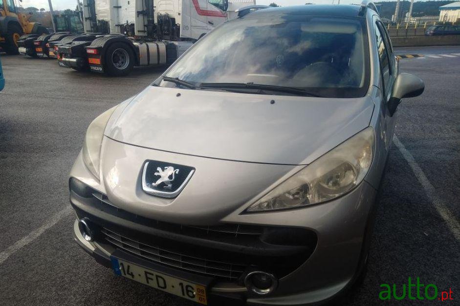 2008' Peugeot 207 Sw photo #2