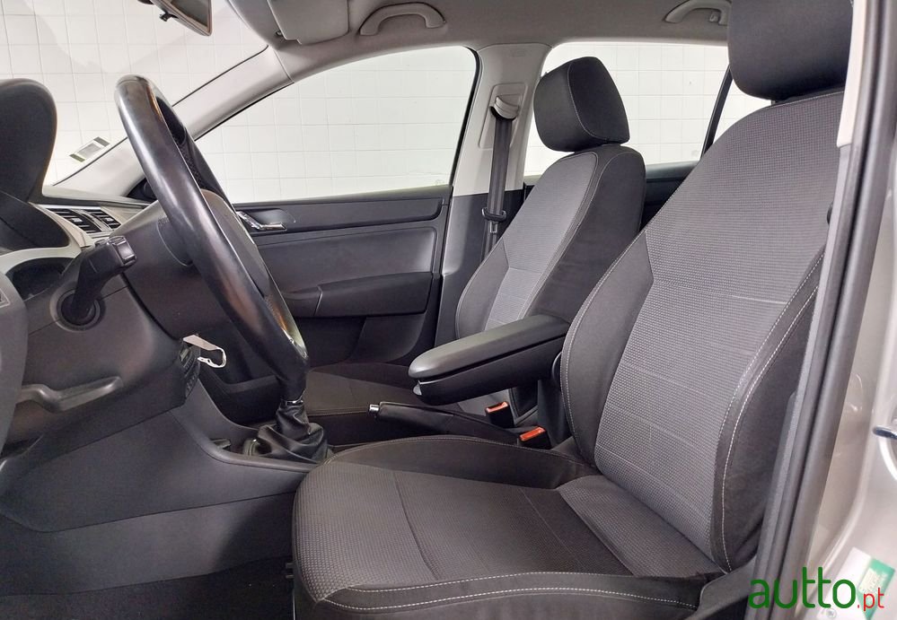 2014' Skoda Rapid Spaceback photo #4