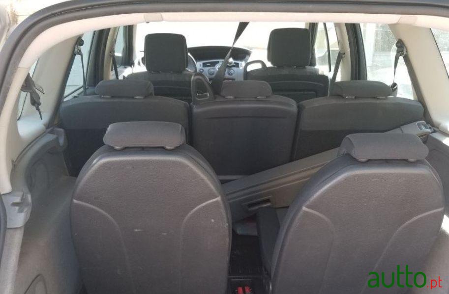 2004' Renault Grand Scenic photo #1