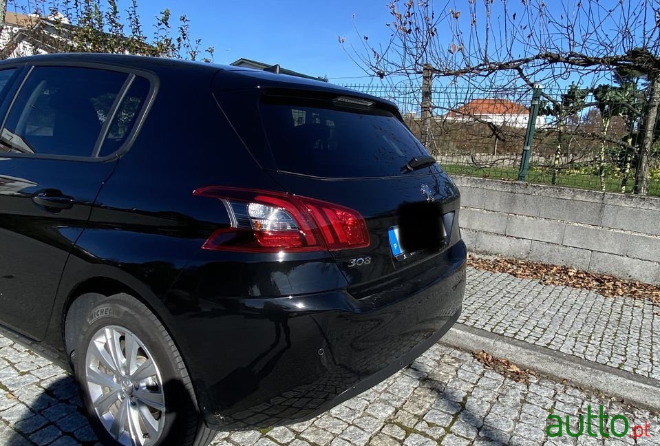 2021' Peugeot 308 photo #1