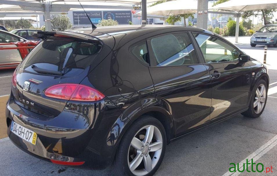 2008' SEAT Leon photo #1