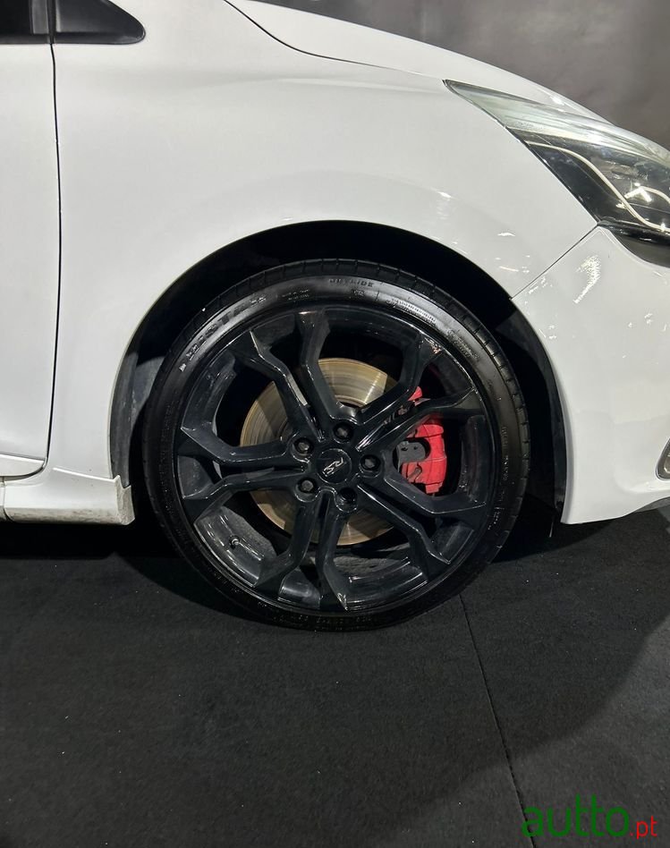 2014' Renault Clio 1.6 T Rs Edc photo #5