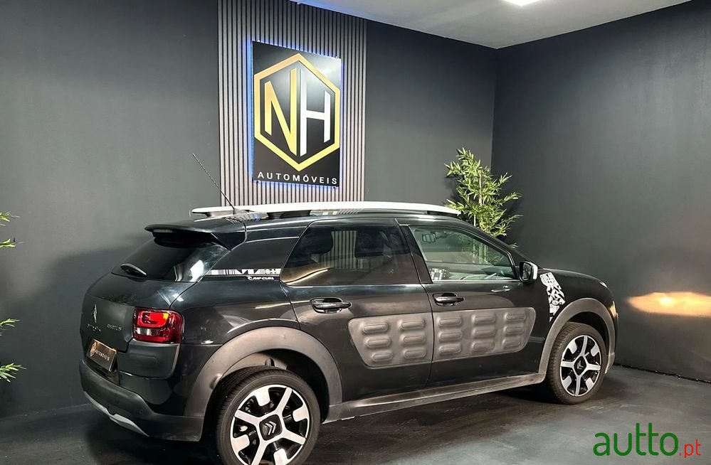 2017' Citroen C4 Cactus photo #6