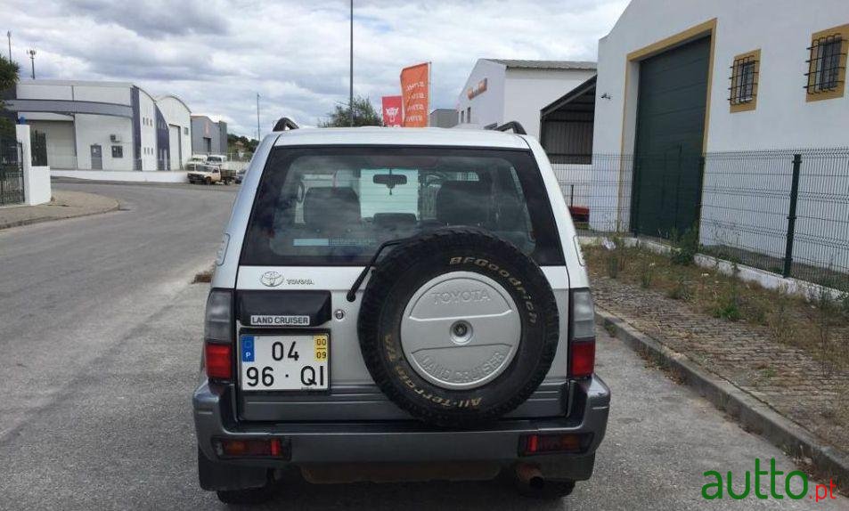 2000' Toyota Land Cruiser photo #3