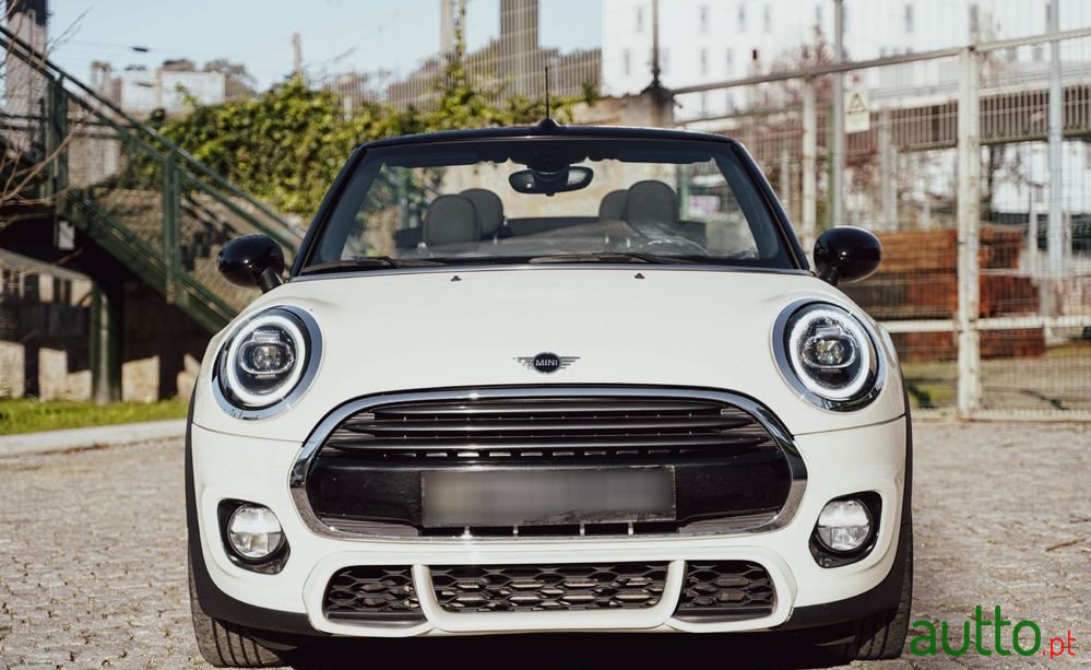 2018' MINI Cabrio Cooper D photo #5
