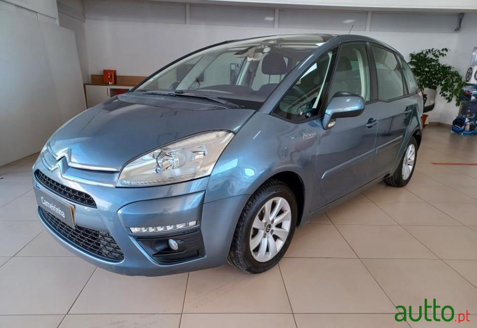 2012' Citroen C4 Picasso photo #1