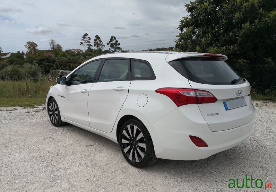 2013' Hyundai i30 Sw photo #4