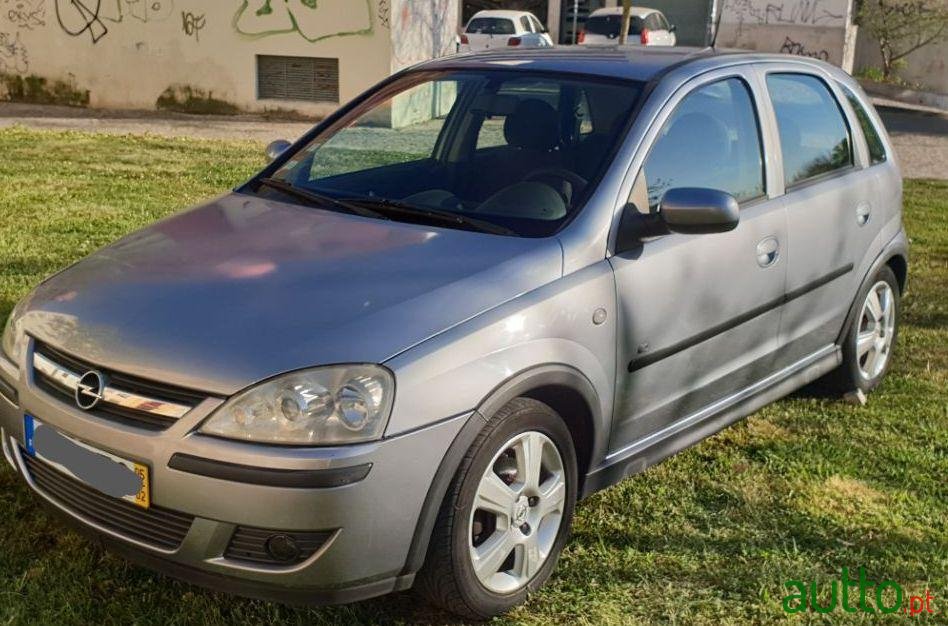 2005' Opel Corsa 1.3 Cdti Silver photo #1