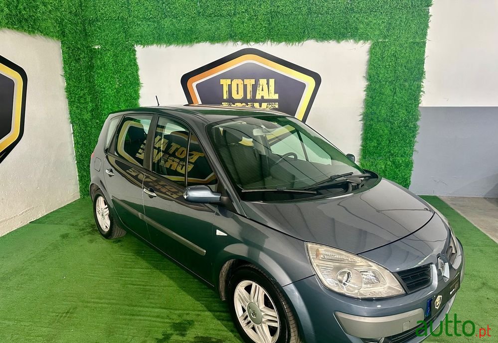 2008' Renault Scenic photo #5