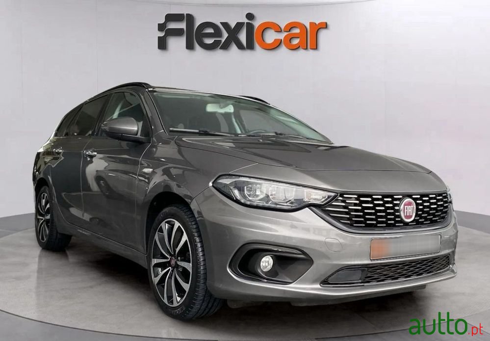 2020' Fiat Tipo Station Wagon photo #1