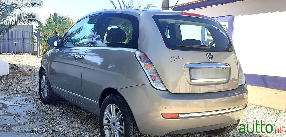 2011' Lancia Ypsilon 1.2 Oro S&S photo #6