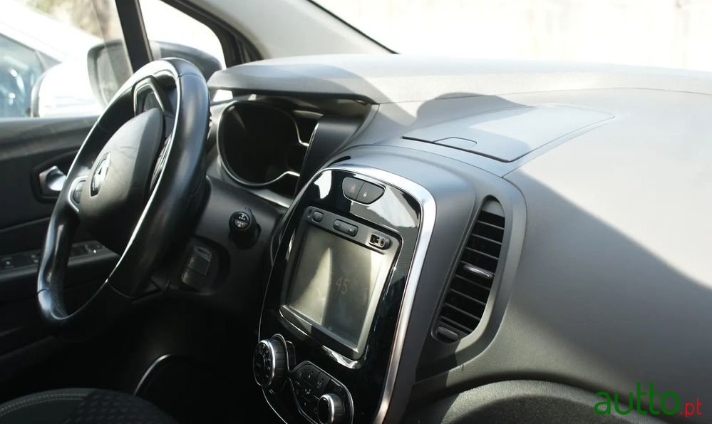 2017' Renault Captur 1.5 Dci Exclusive photo #2