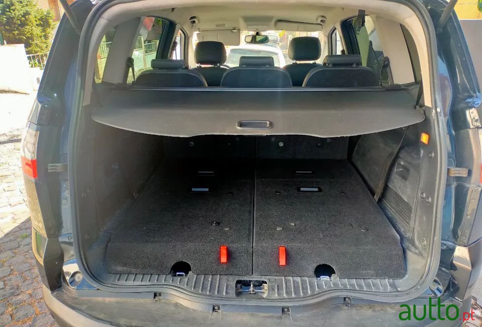 2009' Ford S-Max photo #5