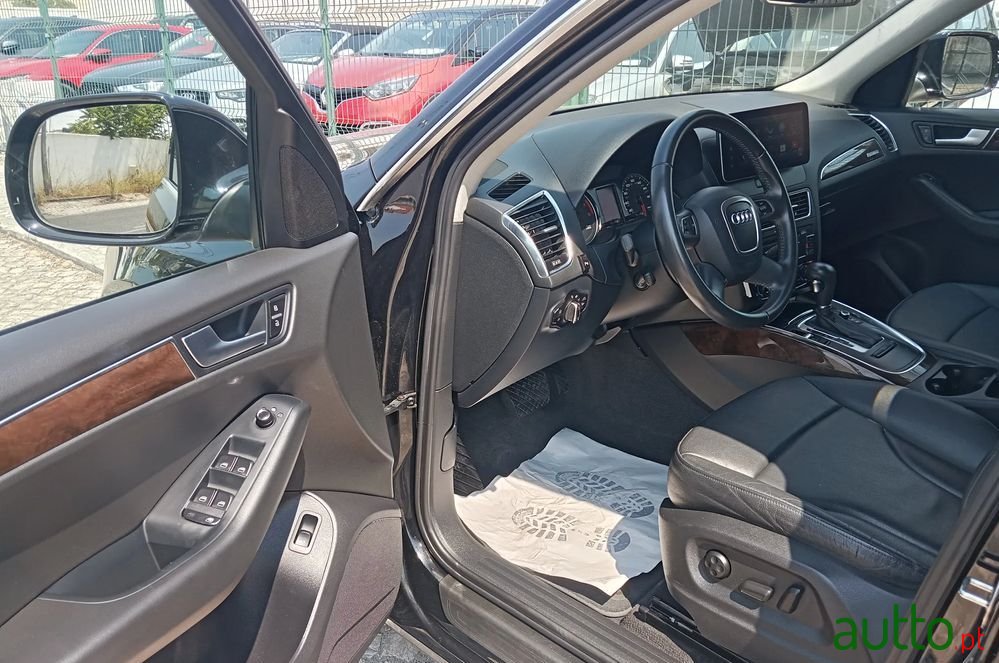 2011' Audi Q5 S Tronic photo #6