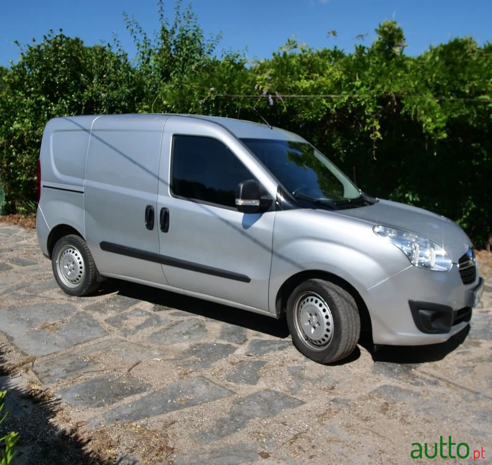2018' Opel Combo photo #1