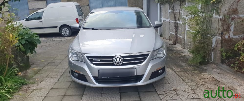 2010' Volkswagen Passat 2.0 Blue Tdi photo #5