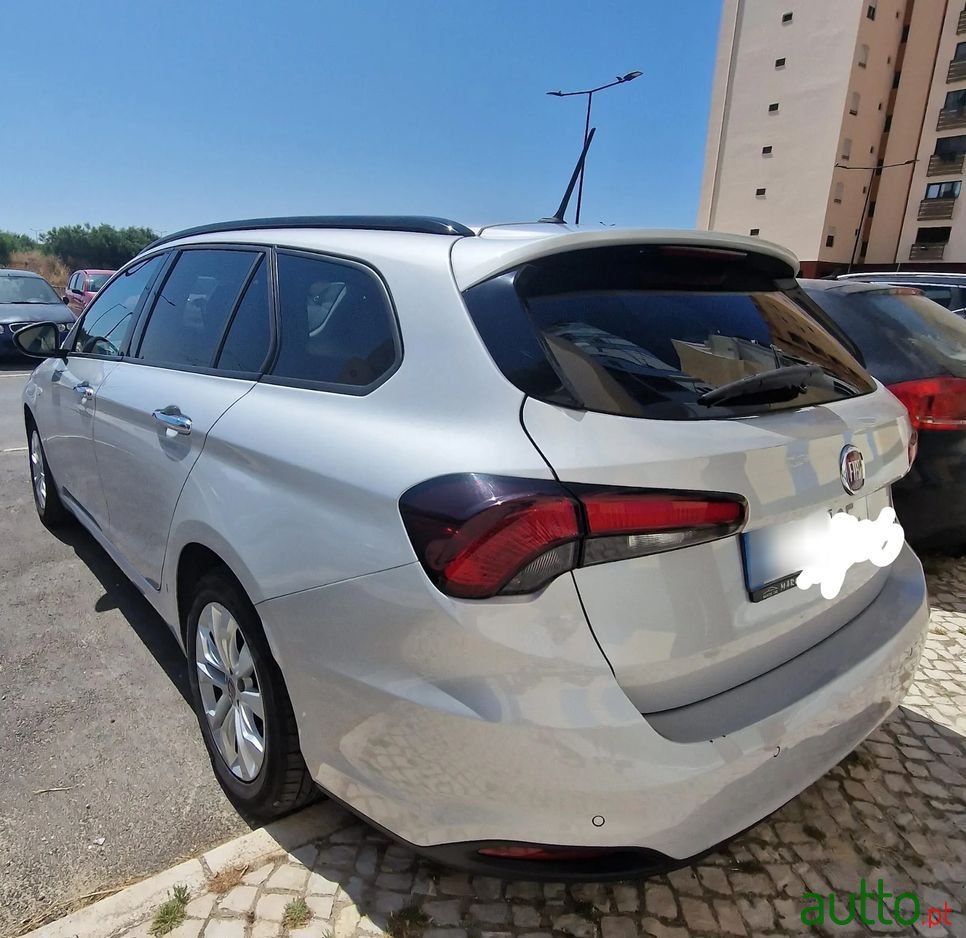2017' Fiat Tipo Station Wagon photo #2