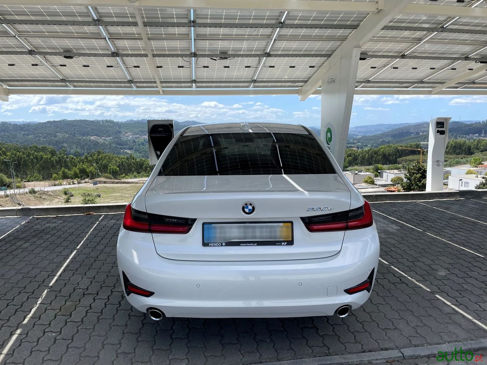 2019' BMW 330 photo #3