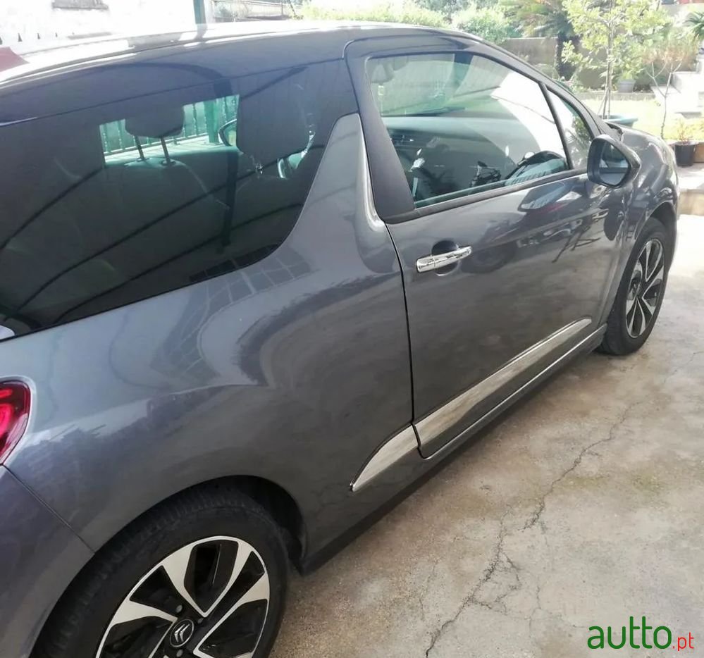 2012' Citroen DS3 1.6 E-Hdi So Chic photo #2