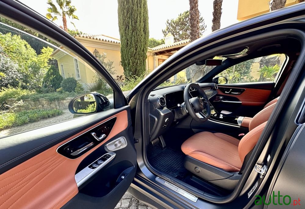 2023' Mercedes-Benz GLC 400 E 4Matic photo #5