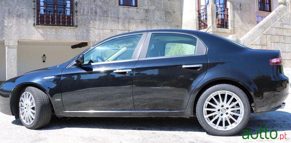 2006' Alfa Romeo 159 photo #2