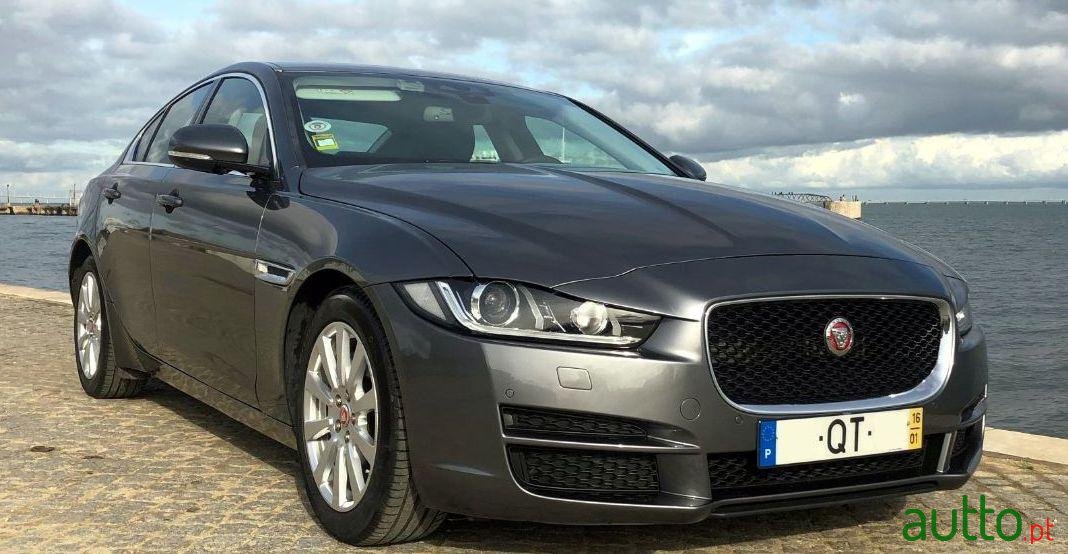 2016' Jaguar Xe photo #3