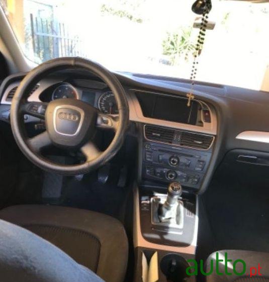 2009' Audi A4 2.0 Tdi photo #2