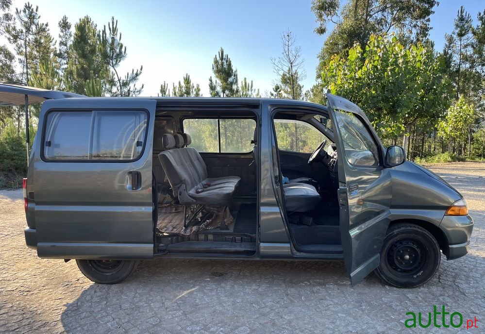 1997' Toyota HiAce photo #4