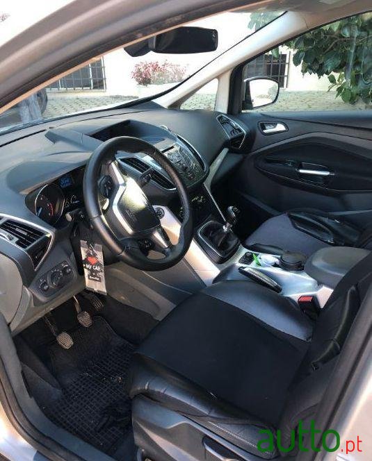 2011' Ford C-MAX photo #4