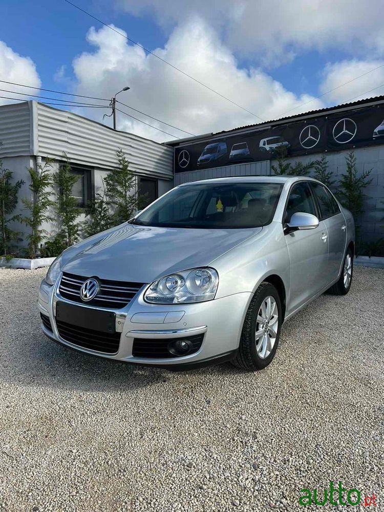 2010' Volkswagen Jetta photo #3