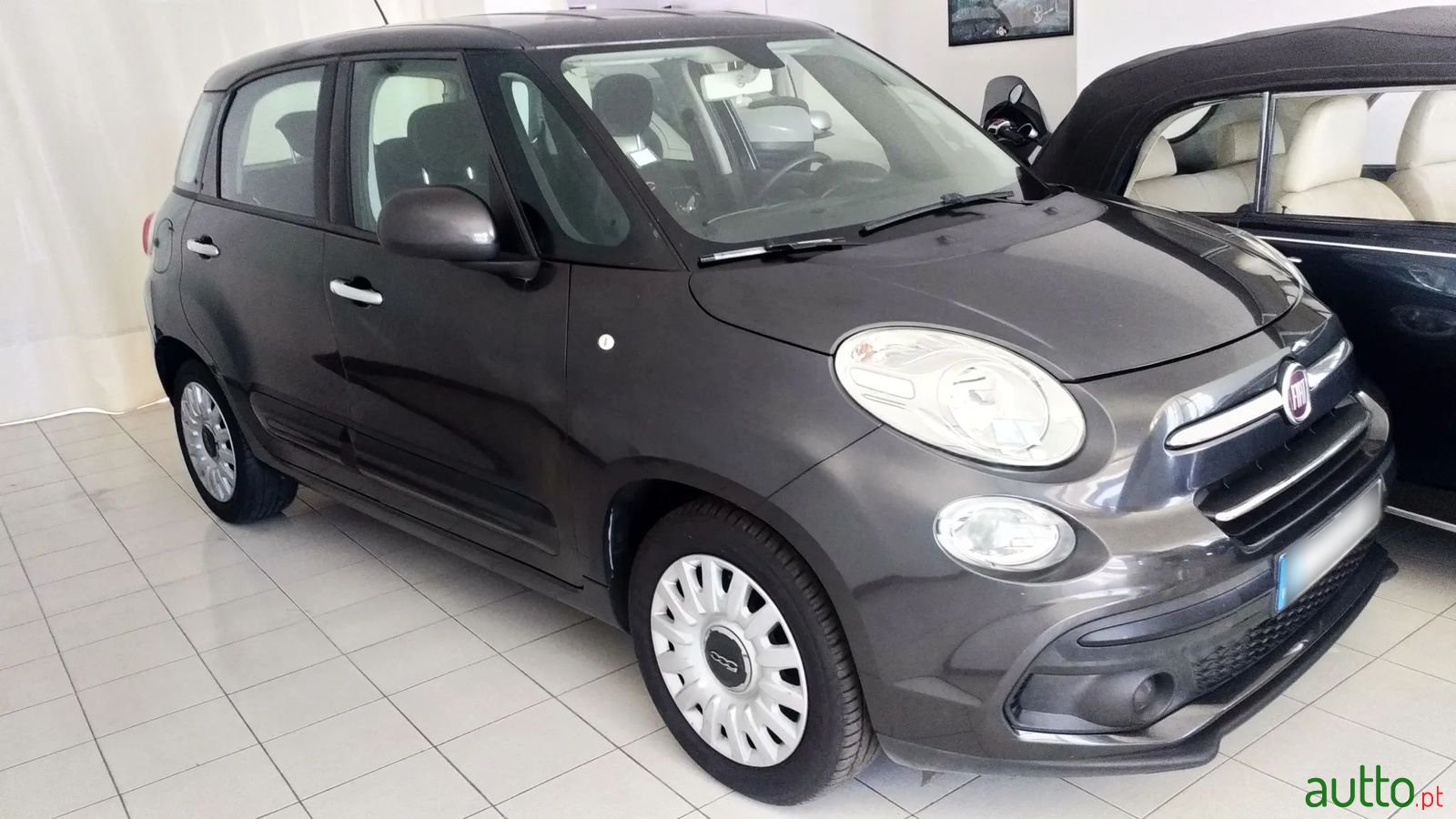 2017' Fiat 500L photo #3